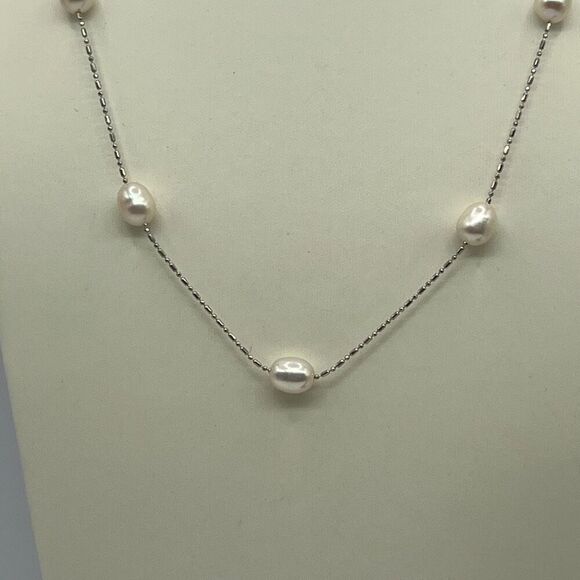 Pearl 3 PC set Earrings Necklace Bracelet SilverTone Classic Heritage VTG 80’s - Picture 3 of 7